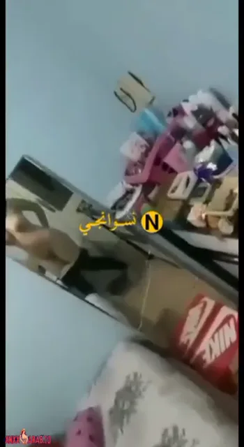 اندر ايدج تصور لحبيبها ومكسوفة توريه كسها سكس نودز مصري — لقطة 2