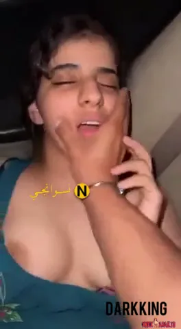 بنت لبوة مع صاحبها في العربية زانقها وينيكها جامد سكس مصري xnxx — لقطة 5
