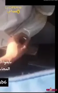 متحرش يلعب في زبه في المواصلات ويتحرش ببنات سكس مصري — لقطة 7