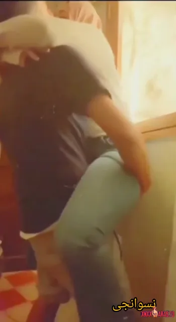 شاب يزنق حبيبته المحجبة يقلعها ويفشخها نيك سكس مصري — لقطة 2