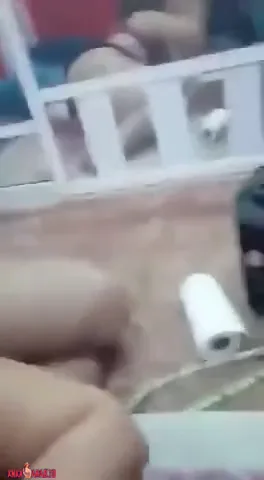 شاب محظوظ مع ميلف فاجرة تمصله زبه وتحلبه سكس مصري xnxx — لقطة 3