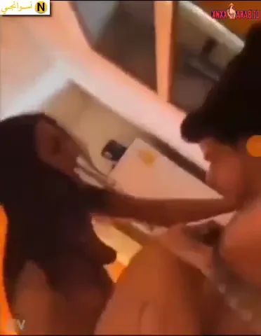 بنت هايجة اوي راكبة على زب صاحبها وتتصور وهي مستمتعة سكس مصري — لقطة 1