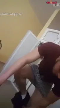 لبوة محجبة خبرة صاحب جوزها يجيلها البيت ويفشخها نيك سكس مصري — لقطة 1