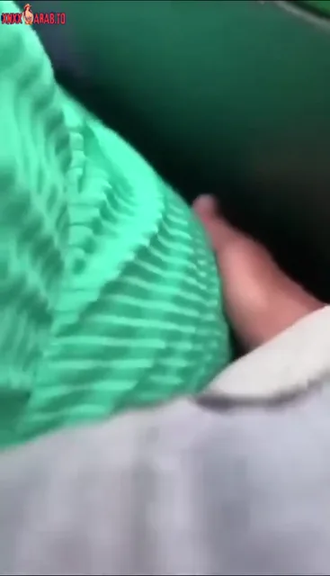 تحرش بميلف بلدي في المواصلات سكس مصري تحرش — لقطة 5