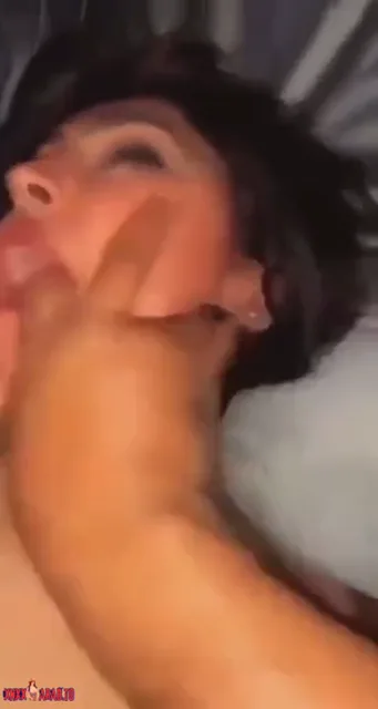 مقطع نيك مثير وعنيف لبنوتة مع صاحبها فشخ كسها نيك شديد سكس مصري xnxx — لقطة 4