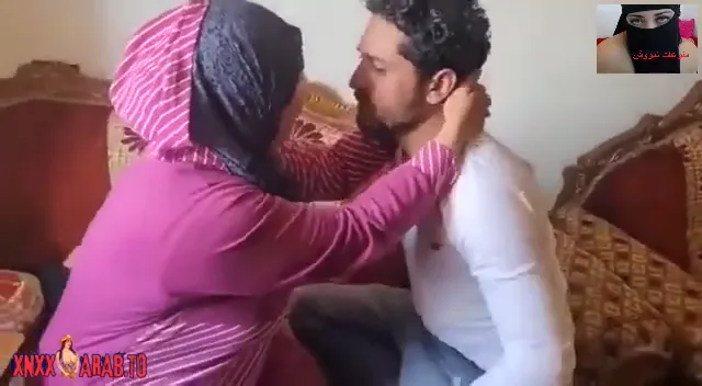 شرموطة خاينة تخون جوزها مع بتاع الأنابيب سكس مصري xnxx — لقطة 7