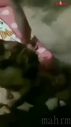 ديوث يصور مراته وهي بتمص زبه وزب صاحبه سكس مصري xnxx — لقطة 5