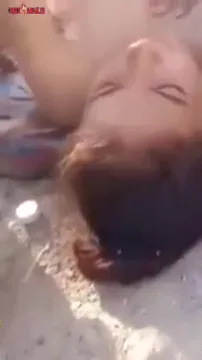 شابين بدو زانقين بنت في الصحرا وينيكوها سكس عربي — لقطة 3