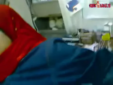 لبوة محجبة تتناك من المدير سكس مصري — لقطة 3