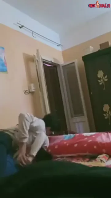 هيجان يزنق بنت خالته فاوضته وعايز ينيكها بالعافية سكس مصري xnxx — لقطة 3