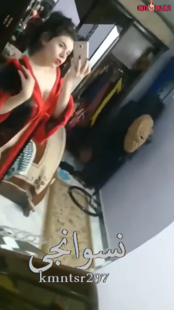 بنت عسولة بتصور لحبيبها بالروب الأحمر سكس نودز مصري — لقطة 1