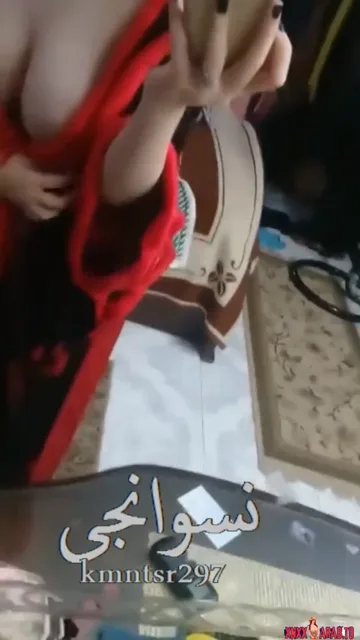 بنت عسولة بتصور لحبيبها بالروب الأحمر سكس نودز مصري — لقطة 4