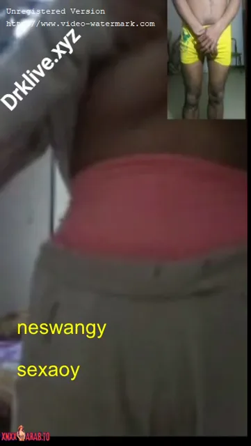 بنت اندر ايدج تعمل فيديو كول مع صاحبها ابو زب كبير وتعرض جسمها سكس نودز مصري — لقطة 3