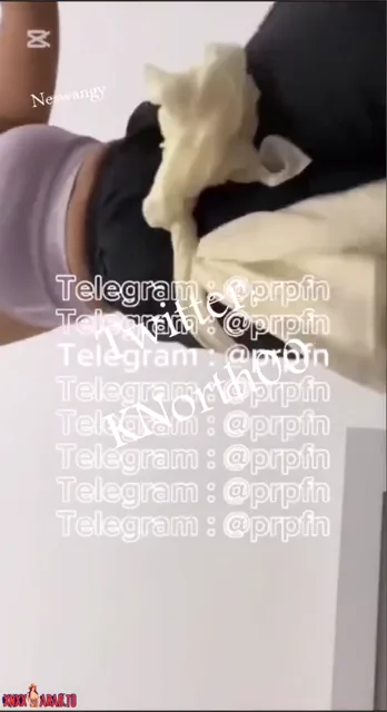 كتكوتة ببزاز كبيرة تعرض جسمها الكيوت سكس نودز مصري — لقطة 5