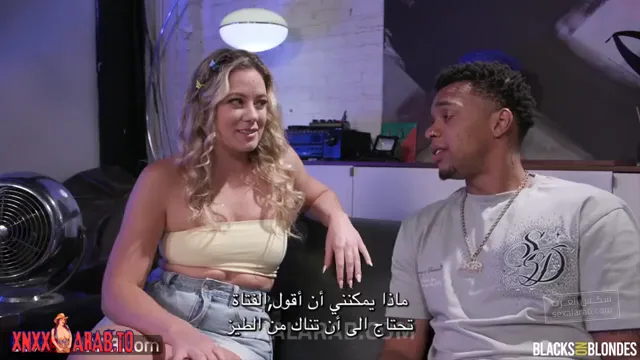 فتاة تطلب نيك طيزها بشدة — لقطة 1