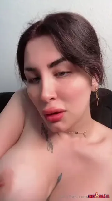 استعراض زب حبيبي وهو يدخل كسي — لقطة 3