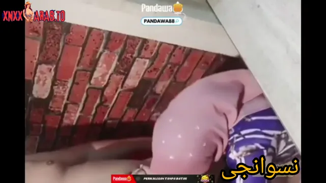 يزنق بنت عمته المحجبة ويخليها تمصله زبه سكس مصري محارم — لقطة 5