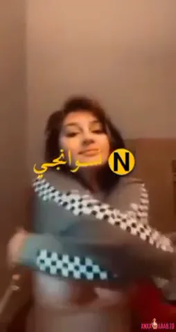 بنت زي القمر تصور لصاحبها بزازها المهلبية سكس نودز مصري — لقطة 5