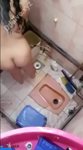 مزة عشرينية من العشوائيات تصور لحبيبها وهي بتستحما وتلعب في جسمها سكس نودز مصري — لقطة 10