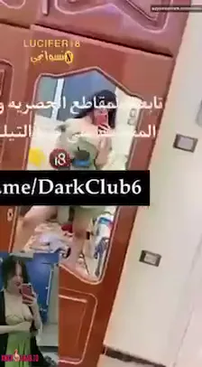 مزة مصرية تعرض قميص نومها الجديد — لقطة 6
