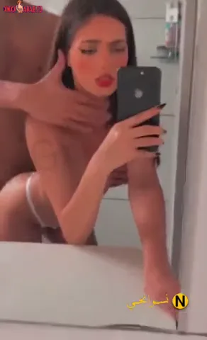لبوة هايجة تتناك من صاحبها في الحمام عالواقف سكس مصري — لقطة 5