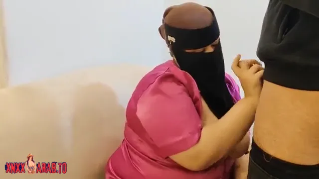الميلف المنقبة مع جارها الهايج سكس مصري — لقطة 5