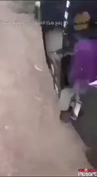 الواد زنقها في التوك توك وناكها سكس مصري — لقطة 1