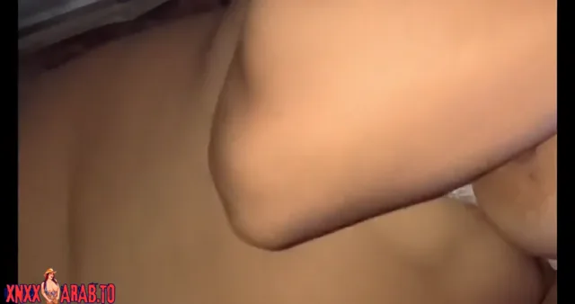 ديوث مصري جايب صاحبه ينيك مراته معاه سكس مصري جماعي xnxx — لقطة 6