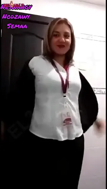 مزة شقرا تعرض جسمها الجميل وتروح لحبيبها الشقة تمص زبه سكس نودز مصري — لقطة 1