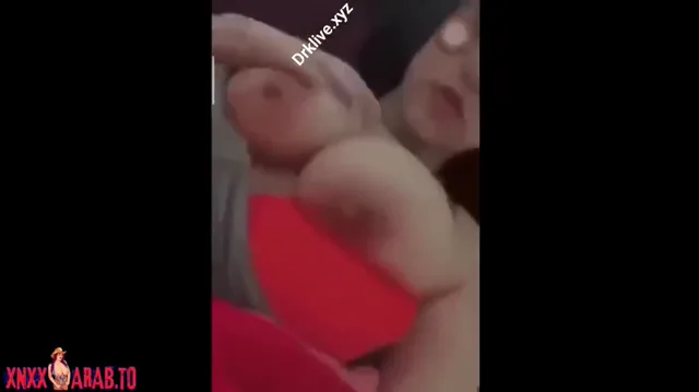 فيديو كول مع حبيبها ترقصله وتضرب سبعة ونص سكس نودز مصري — لقطة 1