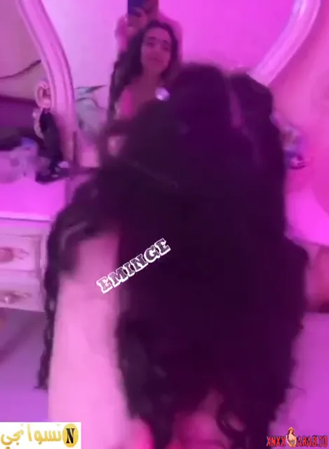 تهرب من المدرسة وتروح شقة صاحبها تمصله زبه ويفشخها سكس مصري — لقطة 3