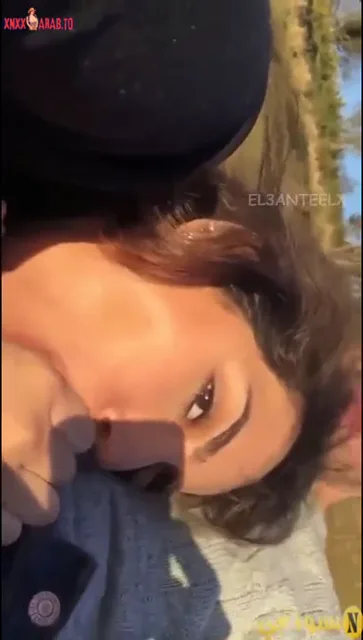 تسريب فرسة مصرية تبعت نودز لعشيقها وتمص زبه في الشارع سكس مصري — لقطة 1