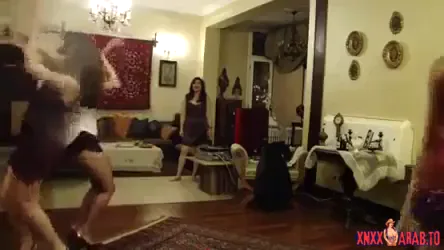 رقص بنات مصريات في بيت دعارة سكس مصري — لقطة 2