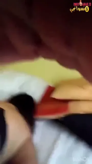 عنتيل يركب طيز عشيقته وهي تصوت مش قادرة سكس مصري — لقطة 3