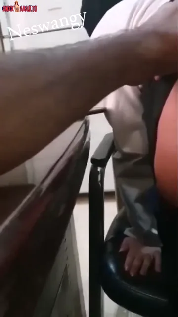 الدكتور الهايج مع الممرضة المحجبة سكس عربي — لقطة 7