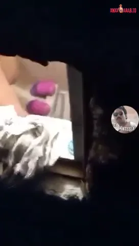 شاب مصري منحرف يتجسس على جارته وهي ملط في الحمام سكس نودز مصري — لقطة 2