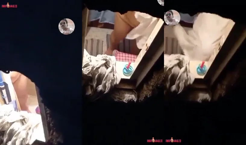 شاب مصري منحرف يتجسس على جارته وهي ملط في الحمام سكس نودز مصري