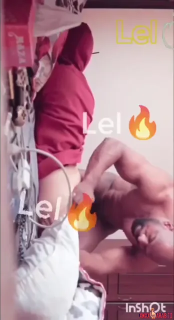 عنتيل فاجر يفشخ مراته نيك وهي نايمة سكس مصري xnxx — لقطة 2