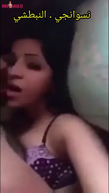 شاب مع حبيبته البطل تدلع عليه وتركب على زبه سكس مصري — لقطة 5