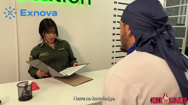 الضابطة تمارس الجنس مع السجين بزبه الكبير سكس اجنبي — لقطة 1
