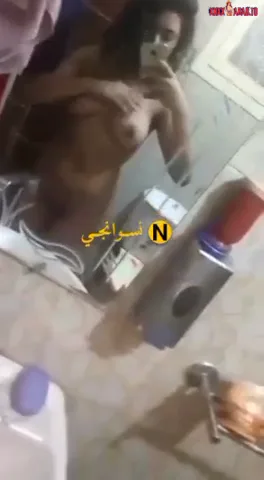 لبوة هايجة اوي تلعب في كسها قدام المرايا سكس نودز مصري — لقطة 3