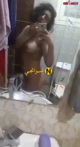 لبوة هايجة اوي تلعب في كسها قدام المرايا سكس نودز مصري — لقطة 4
