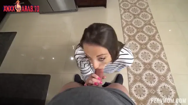 سكس امهات - امي تساعدني في مشكلة الانتصاب - سكس مترجم xnxx — لقطة 6