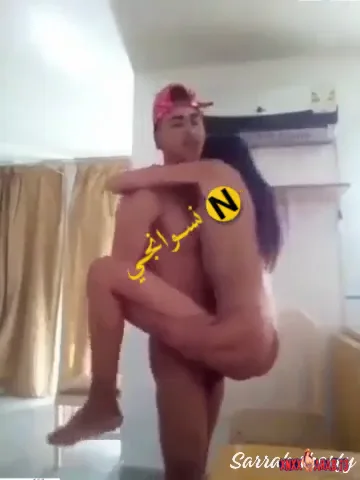 واد عنتيل يمسك صاحبته ينططها على زبه ويفشخها سكس مصري xnxx — لقطة 4