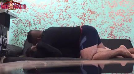 تروح لصاحبها البيت وتركب زبه وتمتعه سكس مصري xnxx — لقطة 3