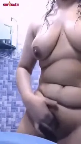 بنت كيرفي تصور لحبيبها وهي بتستحما سكس نودز مصري — لقطة 5