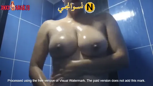 ميلف تعرض وهي بتستحما وتلعب في بزازها سكس نودز مصري — لقطة 2