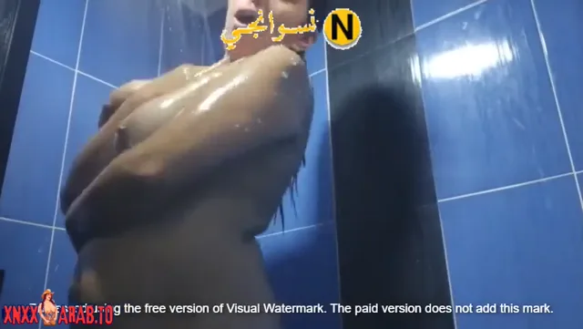 ميلف تعرض وهي بتستحما وتلعب في بزازها سكس نودز مصري — لقطة 4