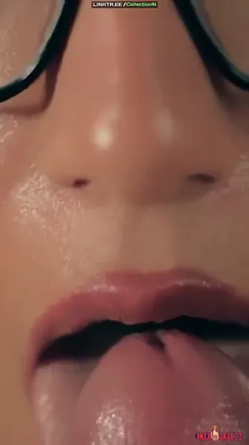 المدرسة الممحونة تحلب زبي سكس سارة عربي — لقطة 7
