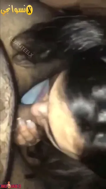 بنت خبرة تمص زب صاحبها ويدخلو في كسها سكس مصري — لقطة 1
